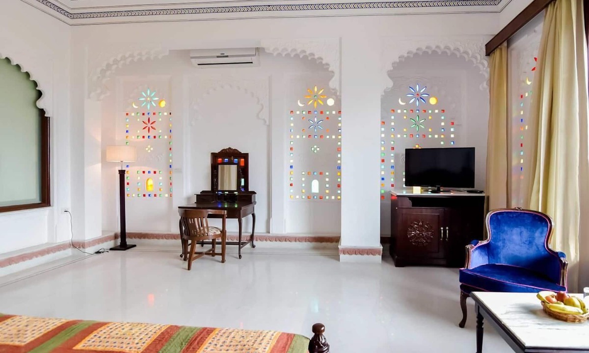 Lake Swaroop Sagar Hotel | Raj Kuber - A Boutique Lake View Hotel