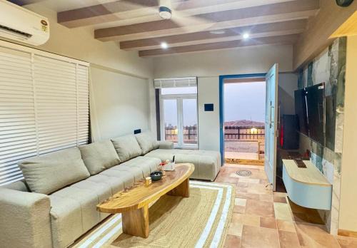 Harnai Apartment | RajaramRetreat Luxury villa with sea view Jacuzzi