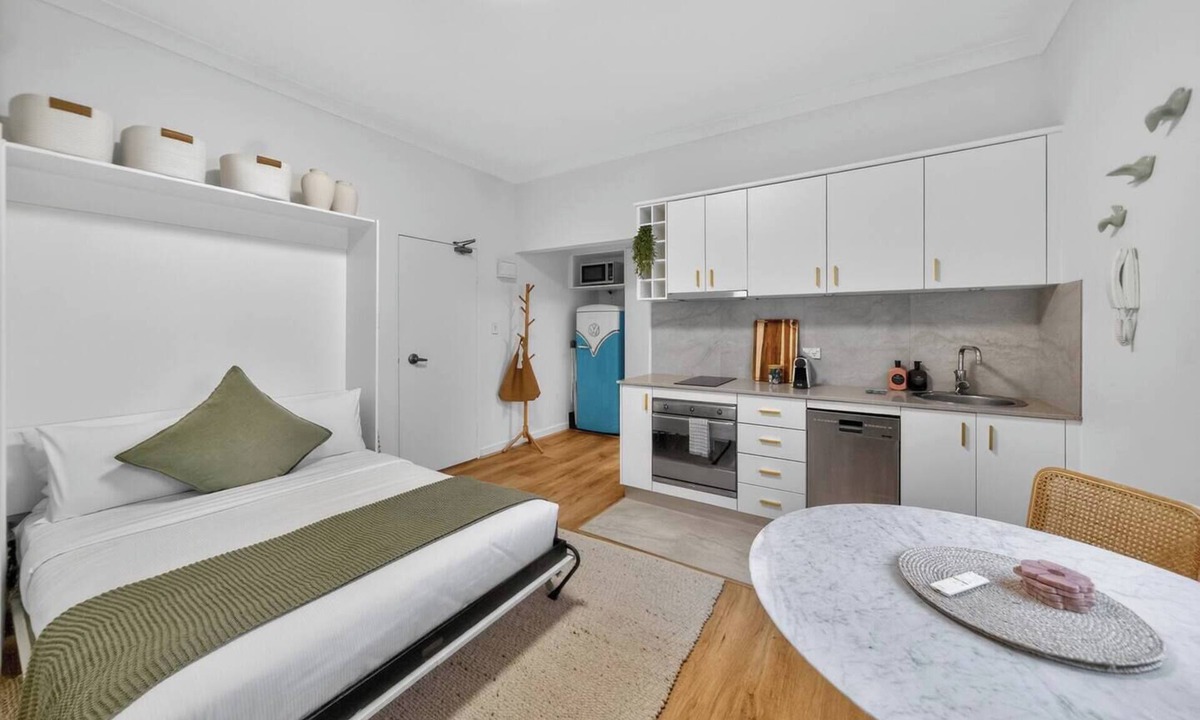 North Bondi Apartment | Ramsgate Nook Steps to Bondi Beach and Local Cafs
