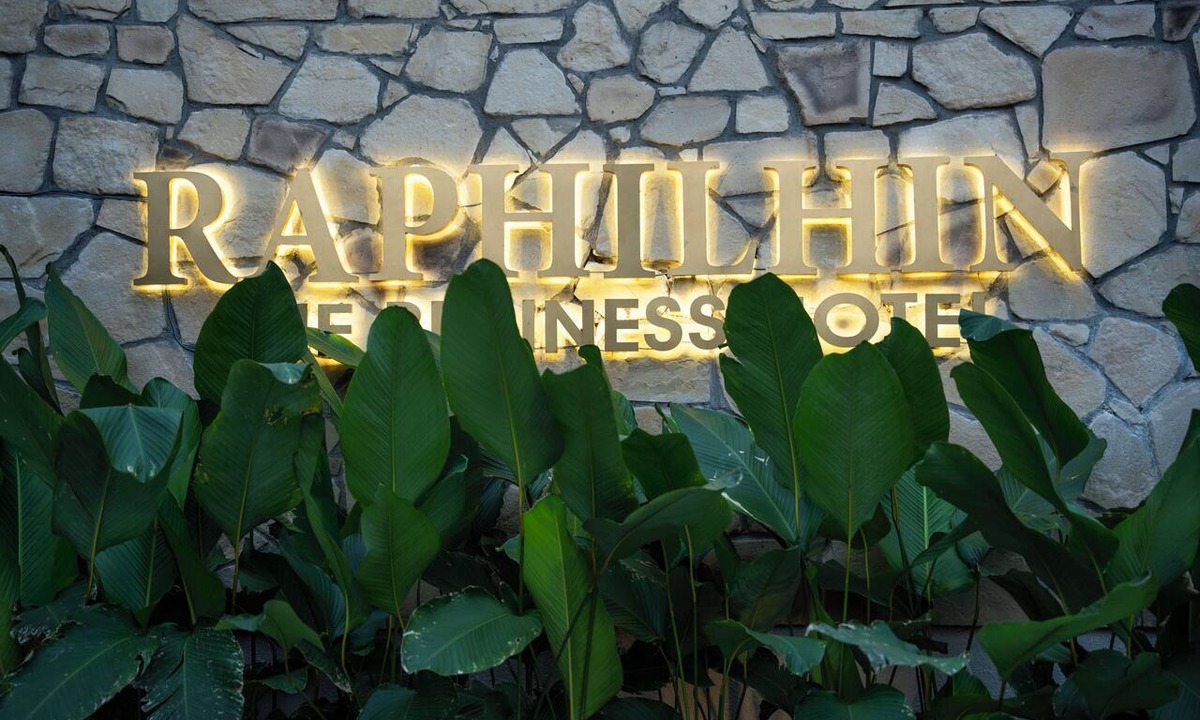 Perintalmanna Hotel | Raphilhin The Business Hotel