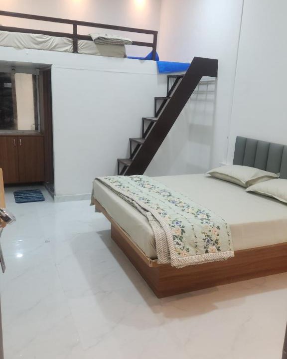 Pandharpur Hotel | Raya Inn