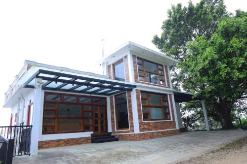 Udumbanchola House | Red cloud munnar