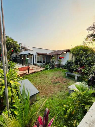 Stuart Hill Hotel | Red Stone Villas