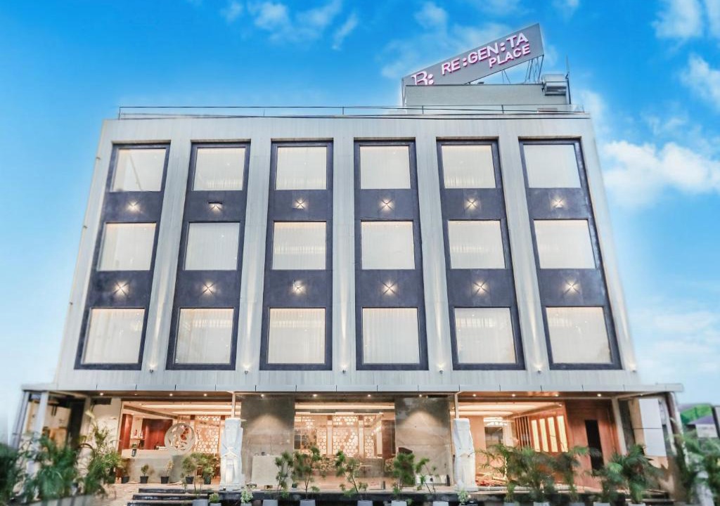 Bhopal Hotel | Regenta Place Bhopal by Royal Orchid Hotels Limited