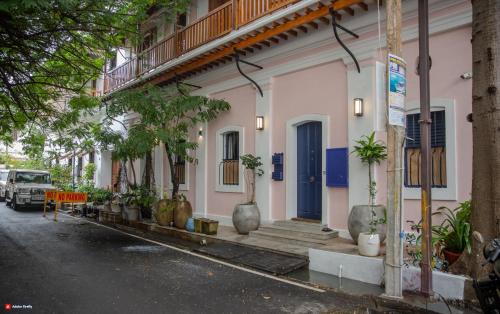 White Town Villa | Residence De L'eveche - Entire Villa in Pondicherry- A CGH Earth SAHA Experience