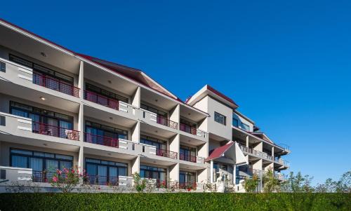 Sirala Hotel | Revathi Resorts