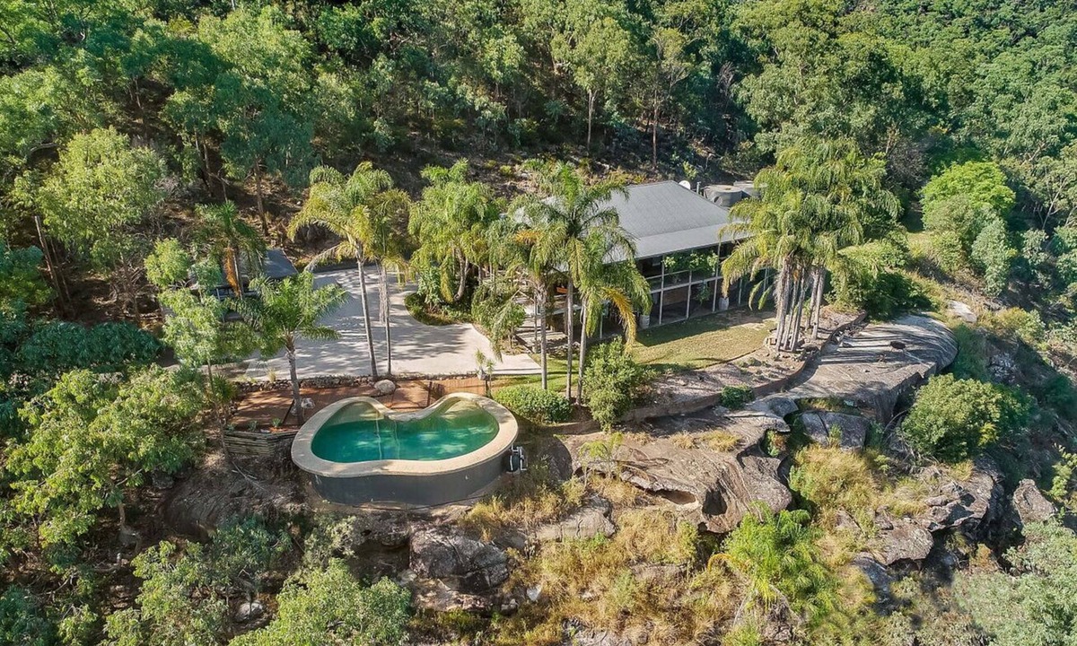 Lower Portland House | River Point Retreat | Breathtaking views in nature with pool, hot tub, firepit