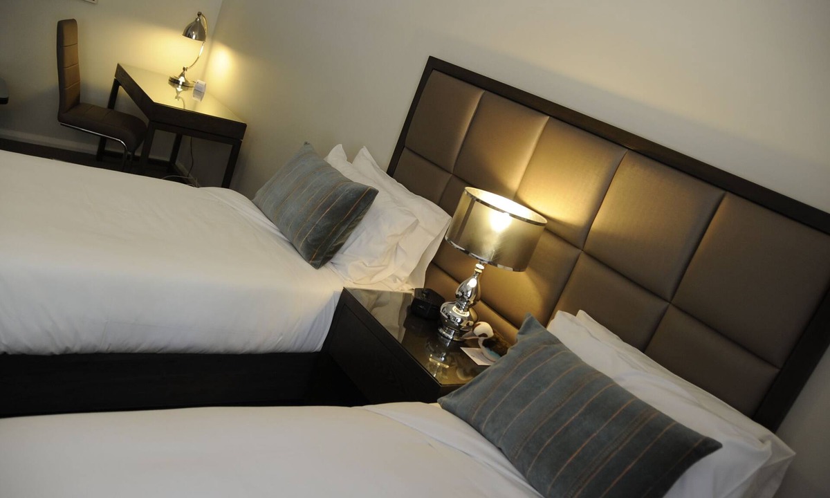 Cattai Hotel | Riverside Oaks Golf Resort