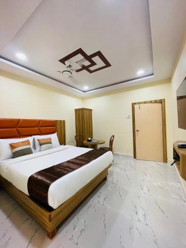 Dombivli West Hotel | Riverside Retreat Dombivli - Swimming Pool - Couple Friendly - Comfortable Stay