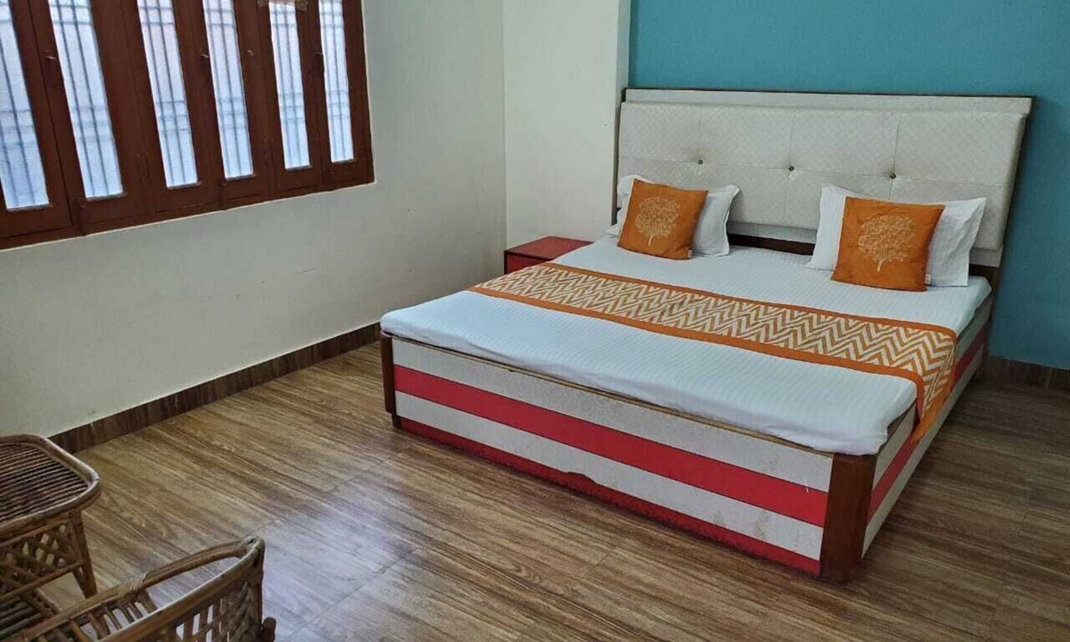 Chandauli Cabin | Room 2 - Near to River & Golden temple. Close to all visiting places is nearby