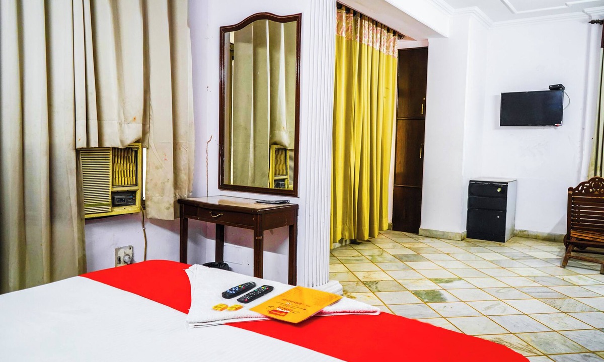 Old Rajinder Nagar Hotel | Roomshala Hotel Iconic Near Karol Bagh