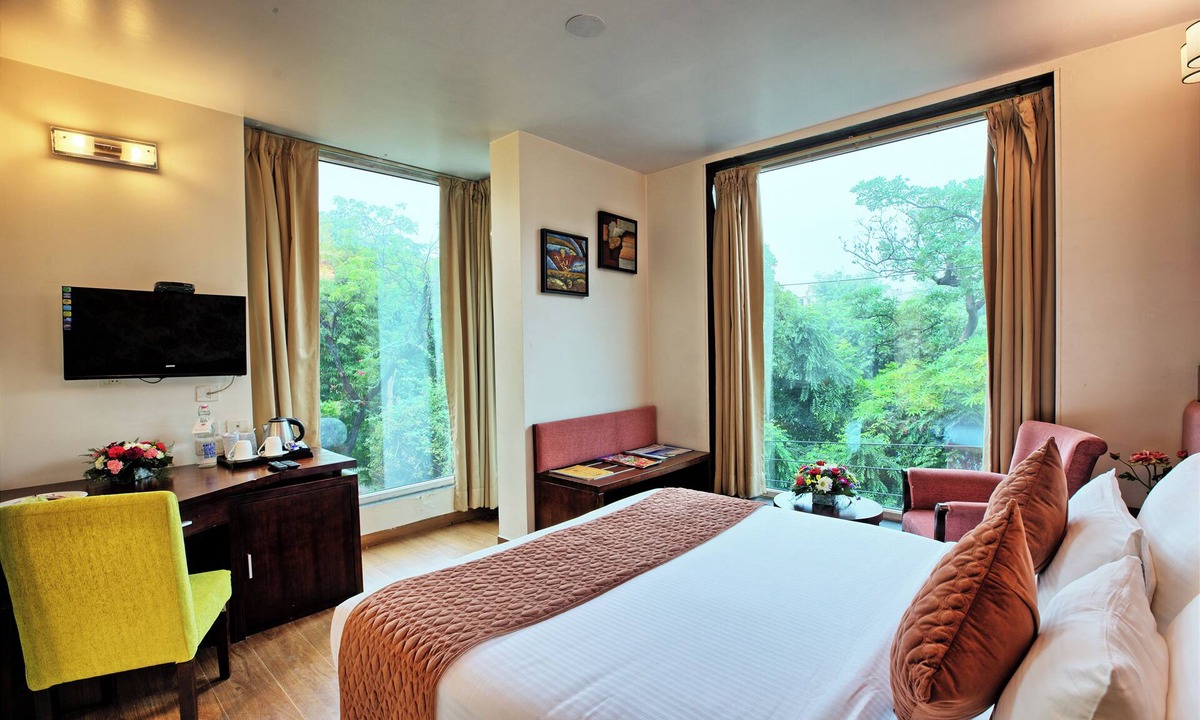 New Friends Colony Hostel | RoseMallow Hotel New Delhi