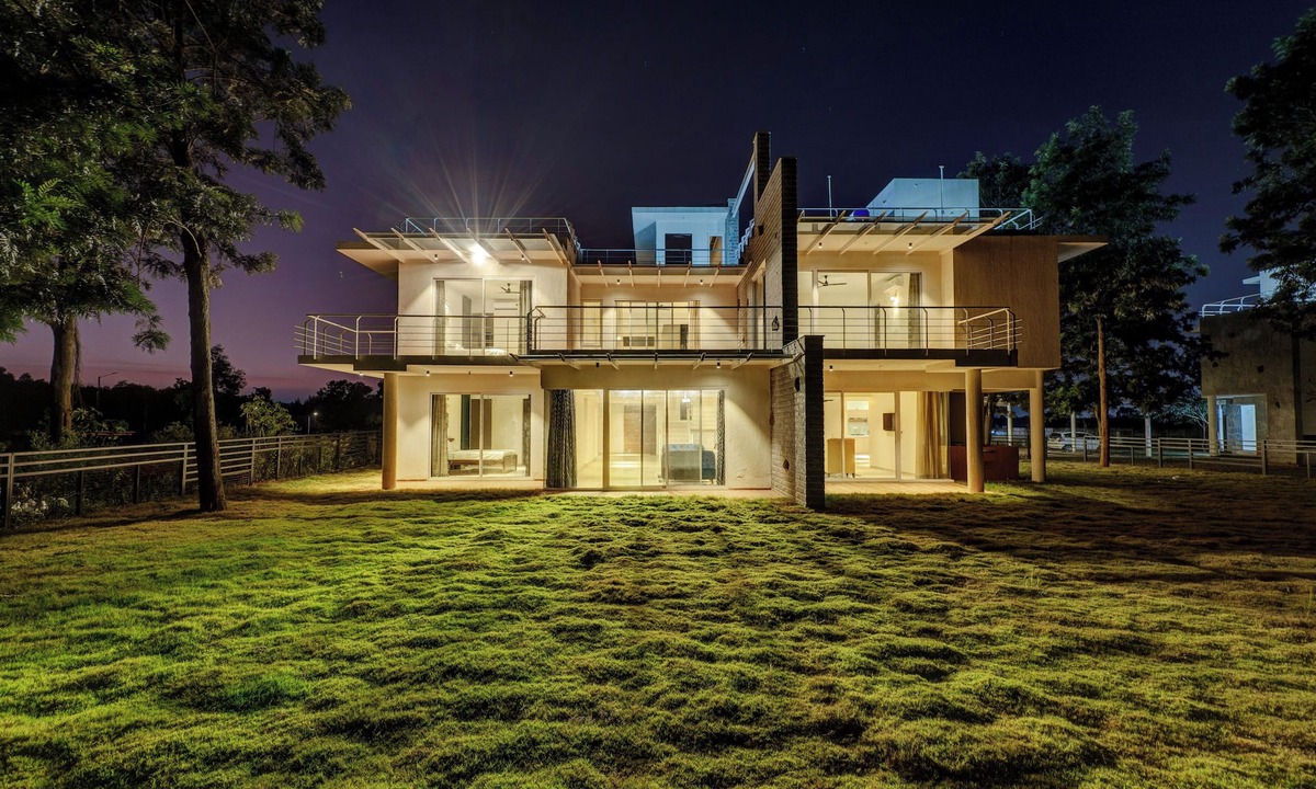 Agara Villa | Royal County Villa by Stayjade