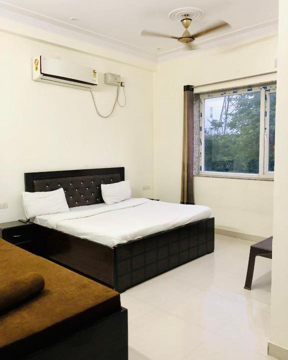 Sector 39 House | Royal Court Residency
