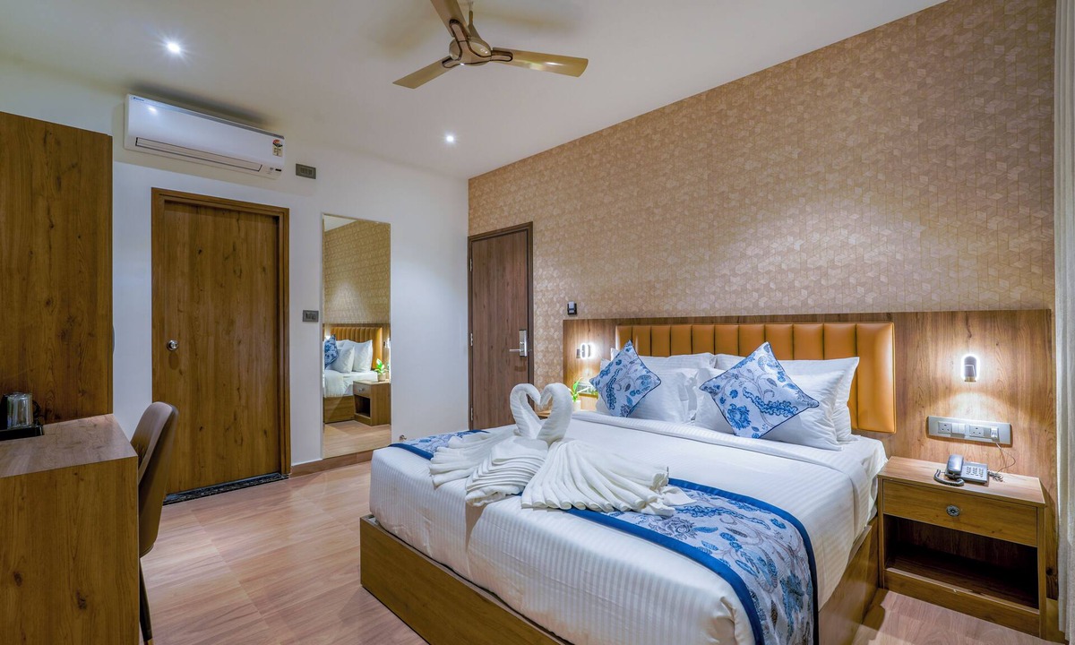 Kalyan Nagar Hotel | Royal Mark