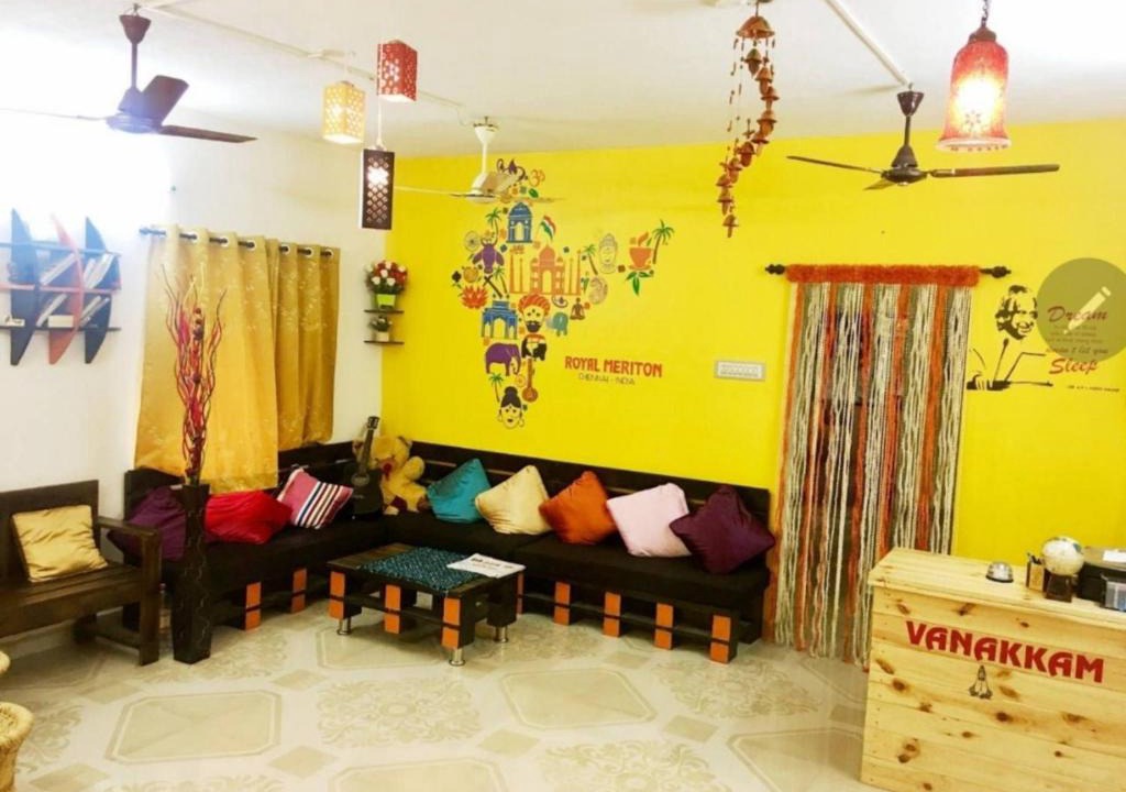 Anna Nagar Bed & Breakfast | Royal Meriton Paying Guest for Men