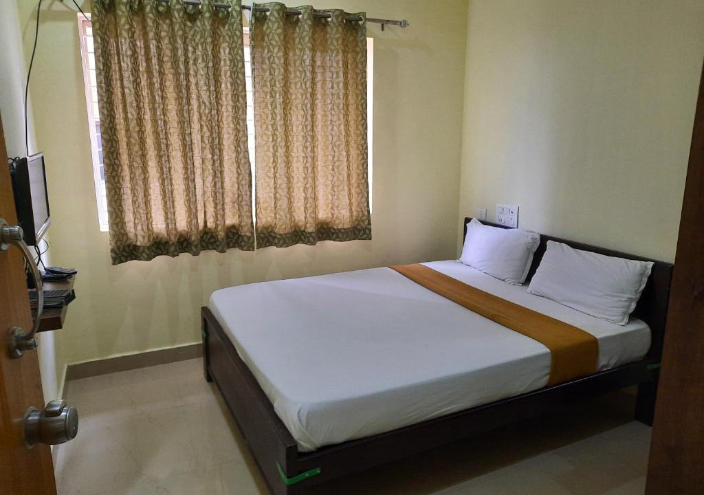 Mysore Cabin | Royal Suvarna Comforts