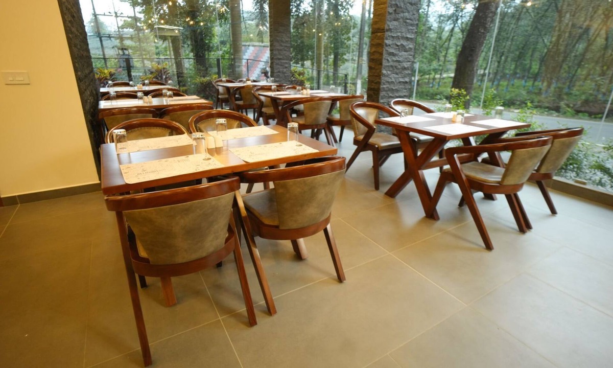 Kanjirappally Hotel | Royalton Residency