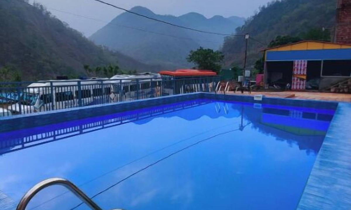 Shivpuri Hotel | Rudra Adventures