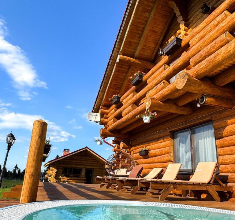 Calatele Ski Chalet | Rustic Home