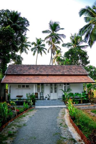 Wadakanchery House | Rustic Kerala Village Home with Modern Comfort in Attoor, Thrissur
