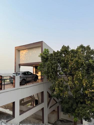 Wadgaon Villa | Rustic Retreat