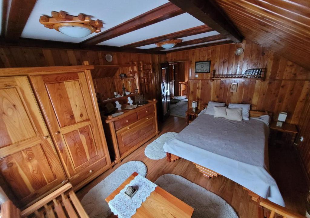 Vidra Hostel | RUSTIC Vidra