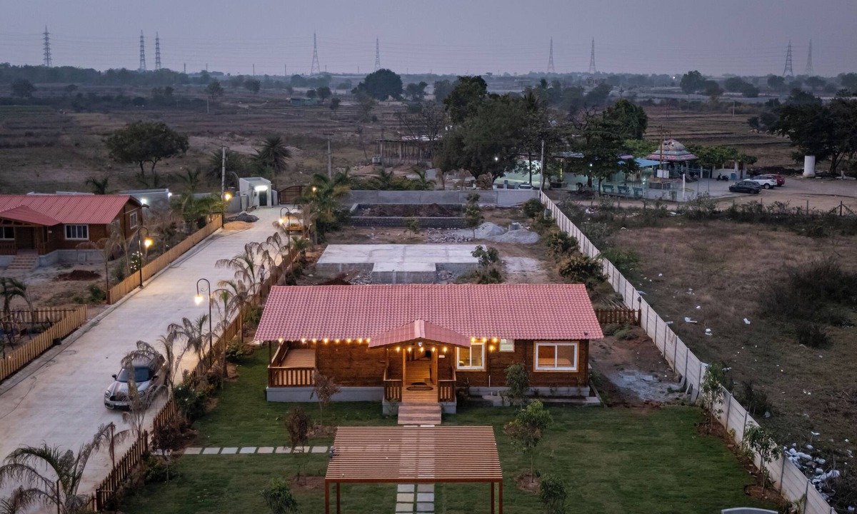 Chevella House | Rustic Wood - The Cozy Nature Escape