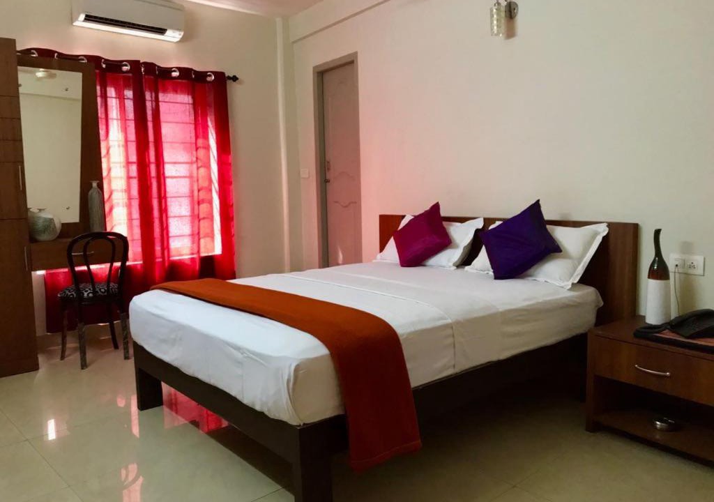 Perintalmanna Hotel | S M Residency