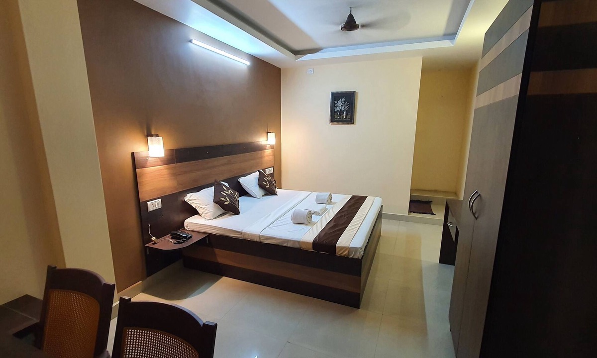Mylapore Tiruvallikk Hotel | S4 Residency