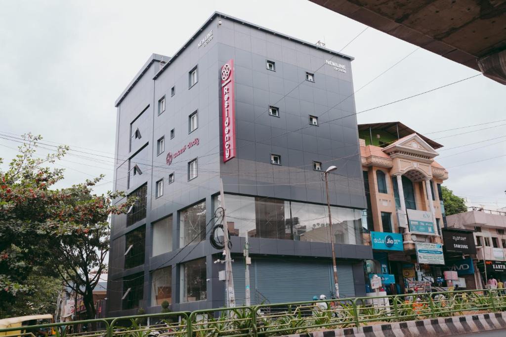 Rajajinagar Hotel | Saavees Residency