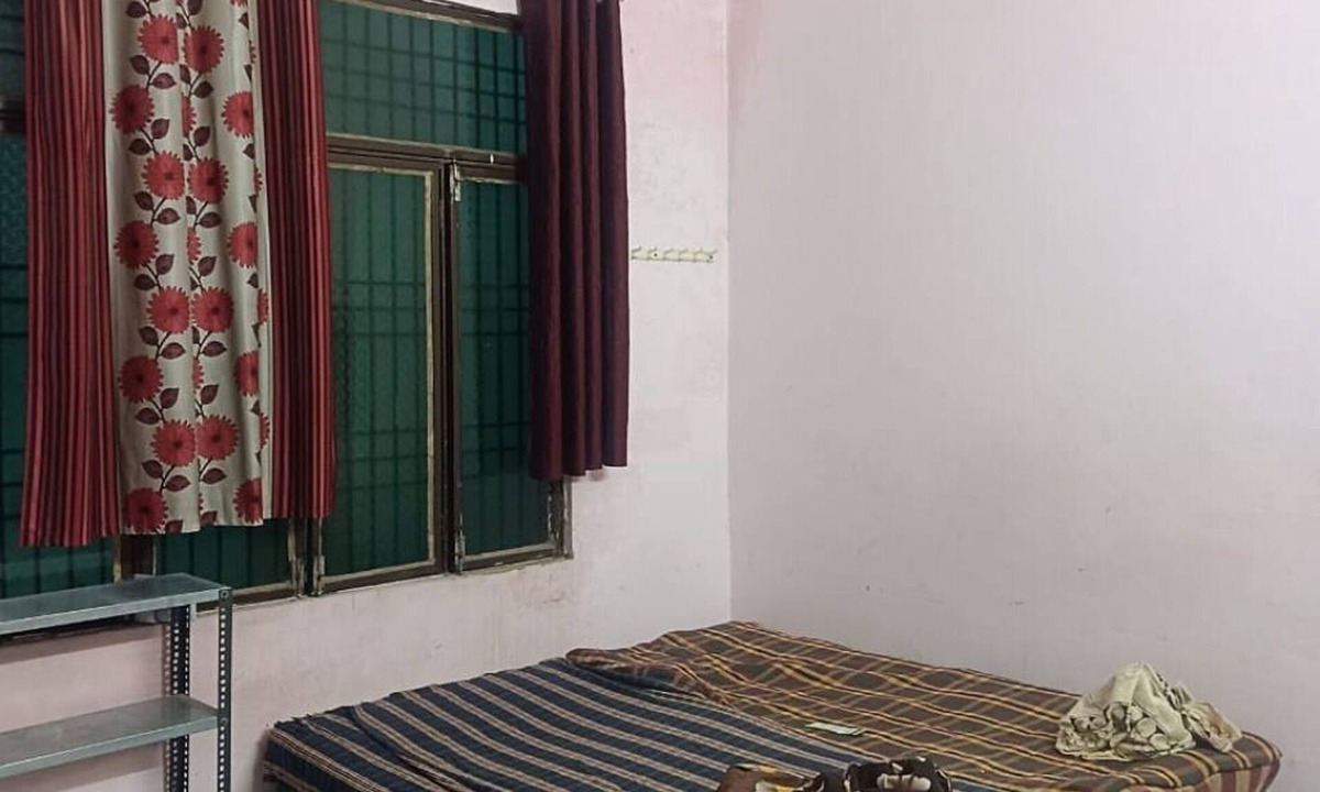 Naini Cabin | Safe rooms within500meter from ganga river ,near to sector 23,24,25- arail Ghat