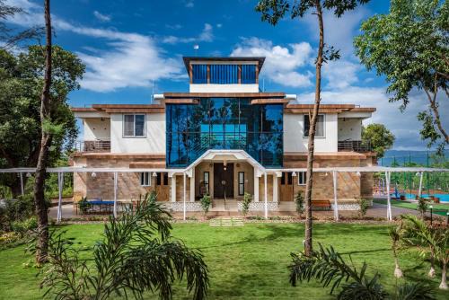 Karjat Villa | SaffronStays Casa De Familia - 6BHK Luxury Pool Villa in Karjat with Lawn, Gazebo & Bathtubs