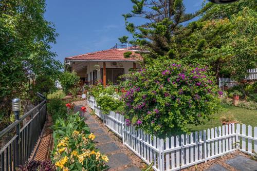 Panchgani House | SaffronStays Verandah by the Valley, Panchgani - luxury villa and treehouse with beautiful valley and lake views