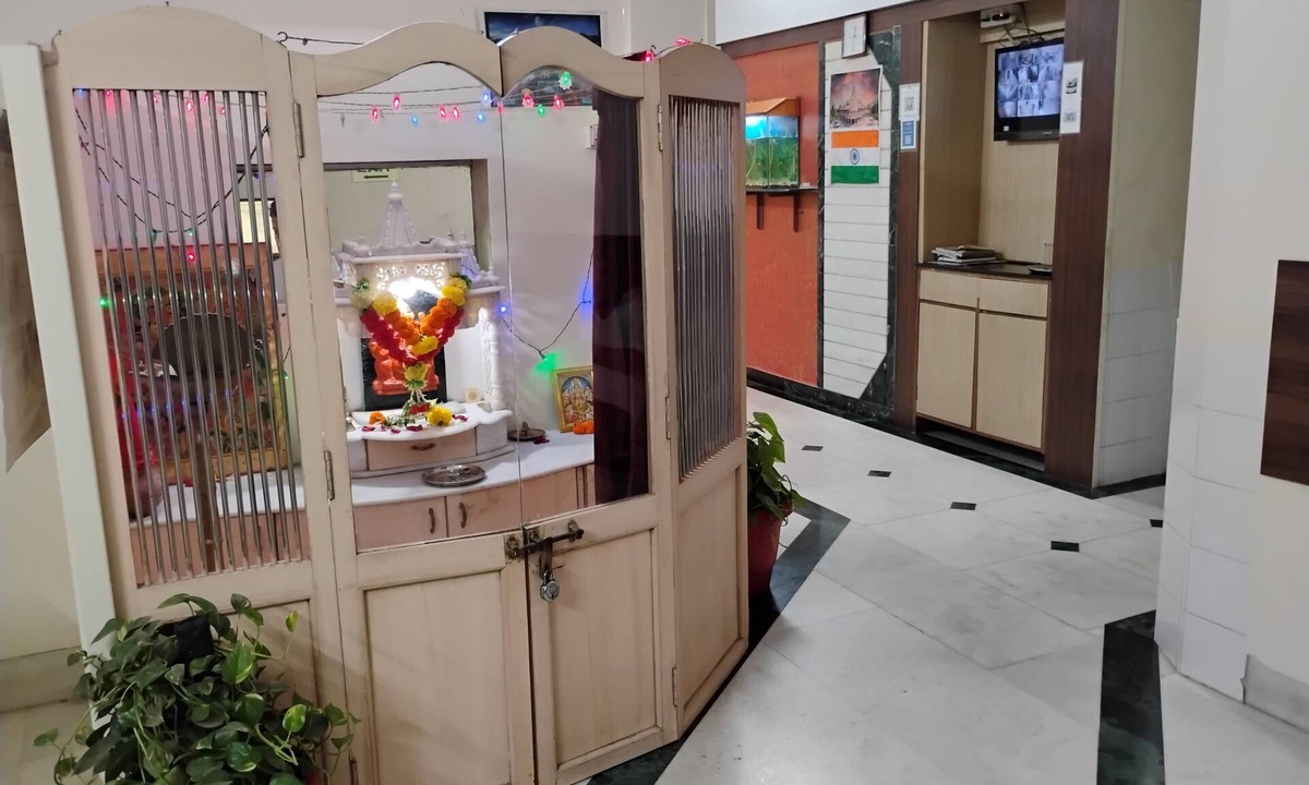 Goregaon West House | SAIGAL GUEST HOUSE
