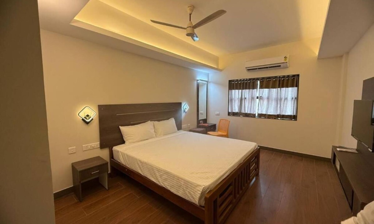 Lalgudi Hotel | Sam's Court Elite Stay