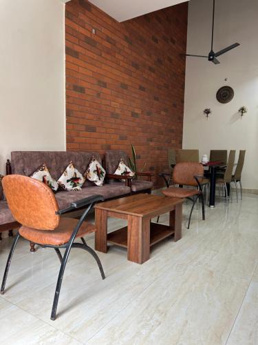 Jabalpur House | Samadhan Home Stay