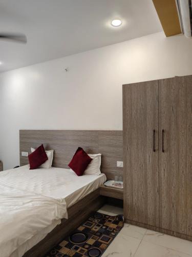 Waraseoni Hotel | Satyam Palace