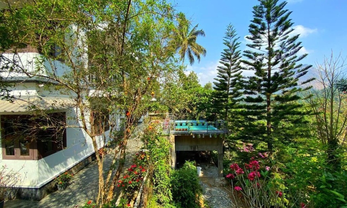 Devikolam House | Sceva's Garden Home - Double bed with balcony - 2