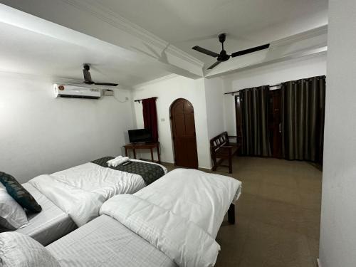 Baga House | Seaway inn guesthouse