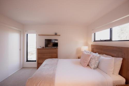 Primrose Sands House | Serene Vista Retreat Primrose Sands