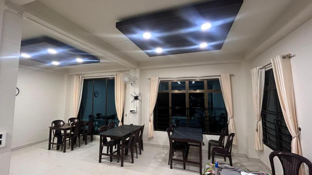 Aizawl Hotel | Seven Miles Hotel