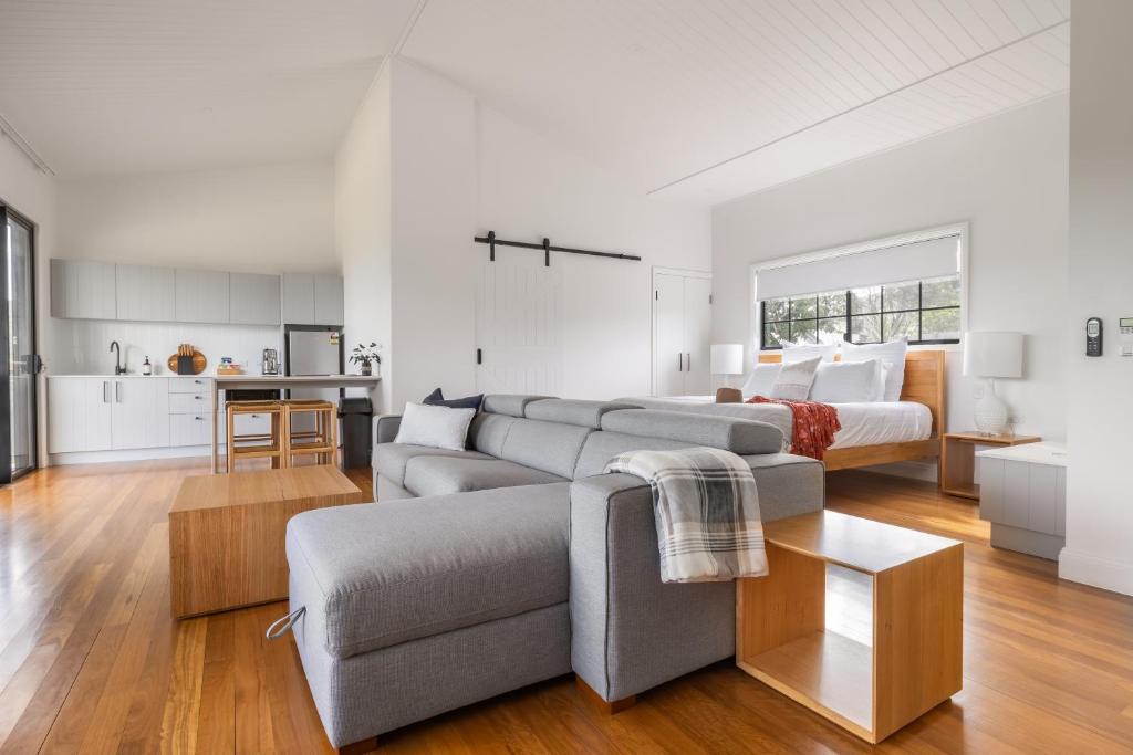 Beerwah House | Seven Peaks Farm Stay