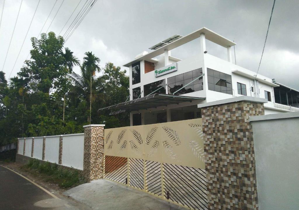 Kakkanad Hotel | Shamrock Inn