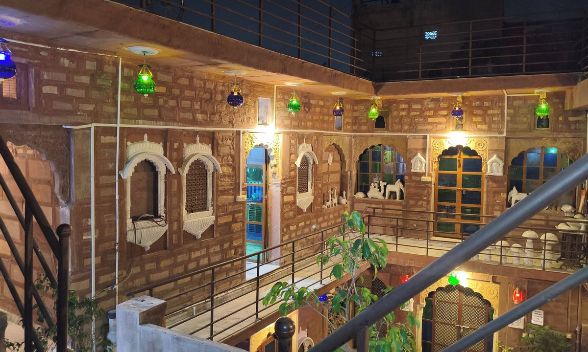 Gulab Sagar Bed & Breakfast | Shangri-La Heritage Haveli Home Stay BNB