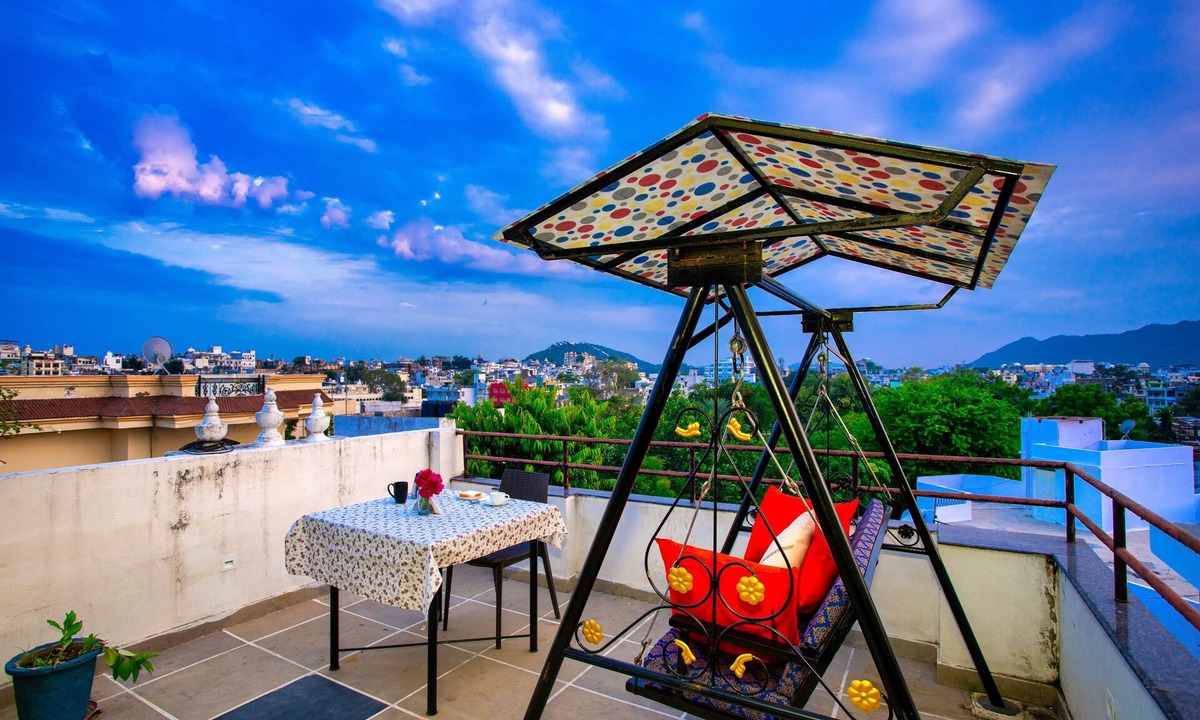 Lake Swaroop Sagar House | Shiv Villa Homestay near lake pichola