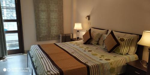 Green Park Apartment | Short Stay Luxury separate 3BHK in green park near metro with lift MINIMUM 3 NIGHTS