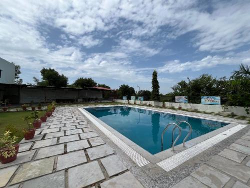 Kankroli Hotel | SHREE DWARKESH RESORT & WATERPARK 966o9o1oo6 07km from shreenathji temple By SK