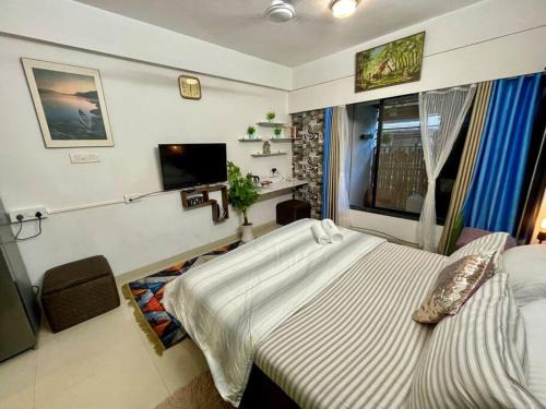 Khar Apartment | Shubhlaxmi Studio Apartment with sit out - Linking rd