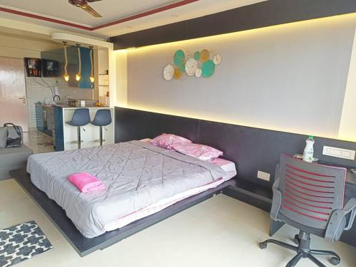 Kolkata Apartment | Siddha Xanadu Studio, Poolside Near Airport, CC2 Mall
